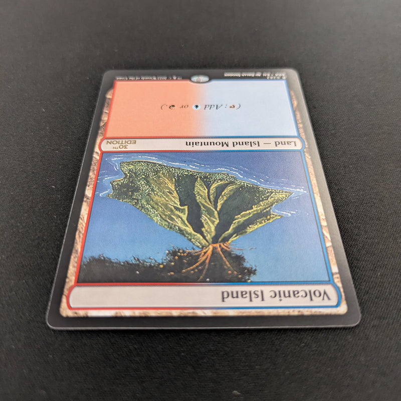 Magic the Gathering Volcanic Island (Modern Frame) - 30th Anniversary Edition 